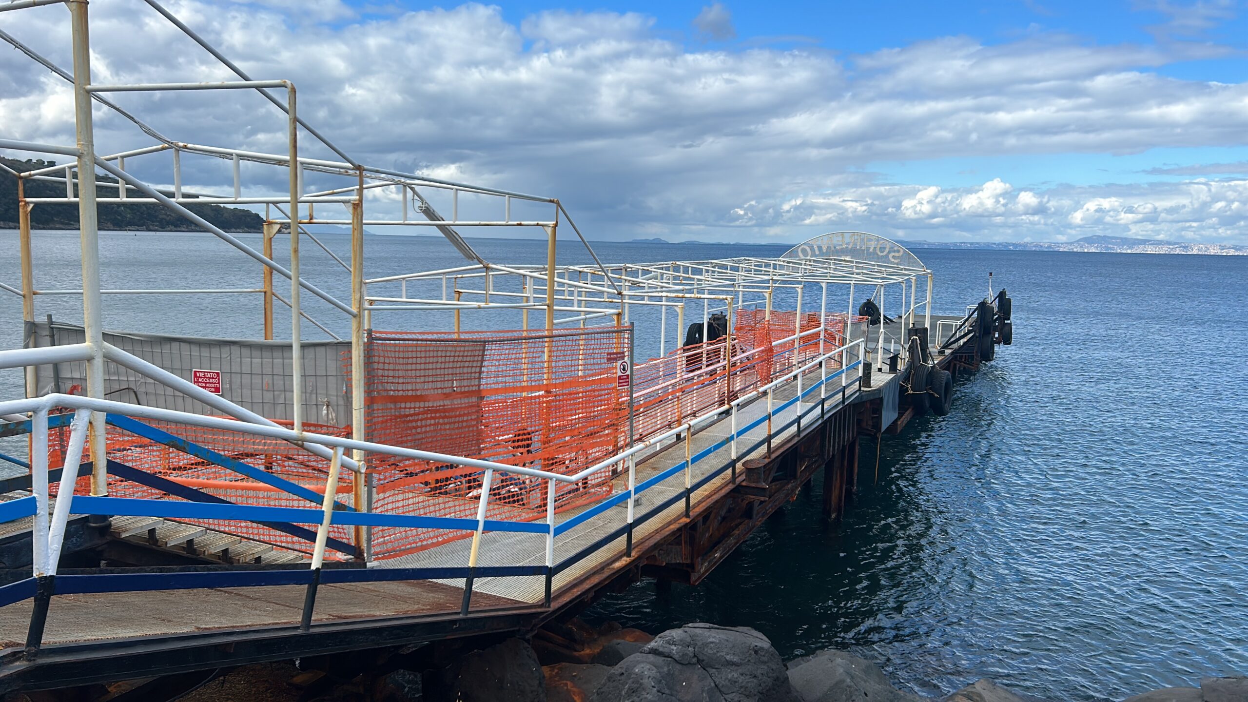 Scopri di più sull'articolo Pontile Alilauro – Sorrento (NA)